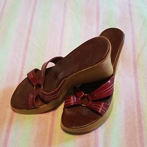 Wedged sandals.